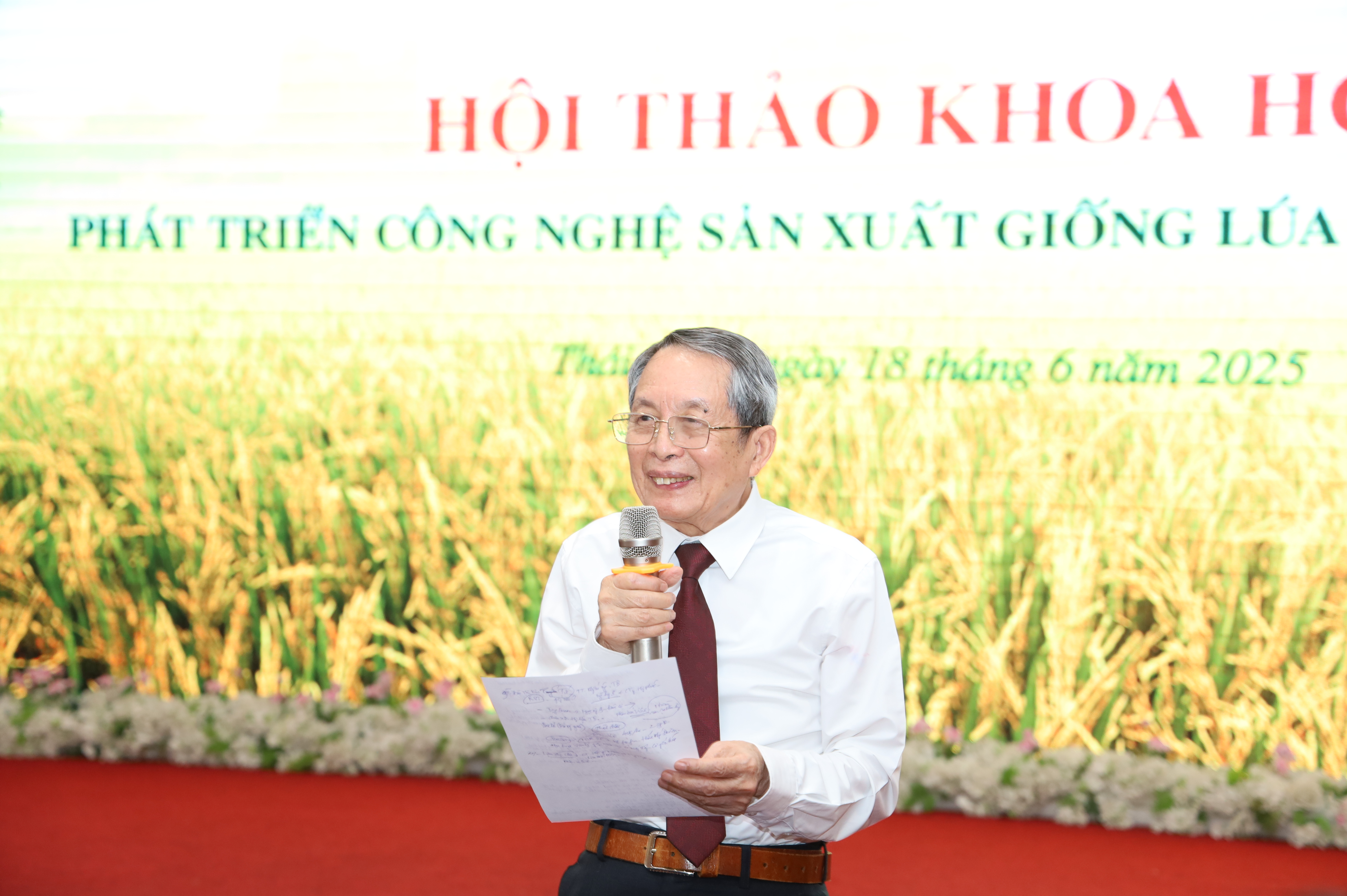 “Định hướng chiến lược đến năm 2030 phải nâng cao năng lực nghiên cứu, ứng dụng công nghệ hiện đại trong chọn tạo giống”